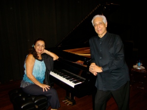 Com a pianista Moema Craveiro Campos, no recital Uma Geografia Poético- Musical do Brasil, apresentado em Portugal, Brasil e Cabo-Verde